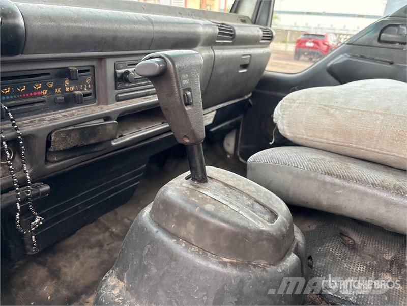 Isuzu NPR Kiper tovornjaki