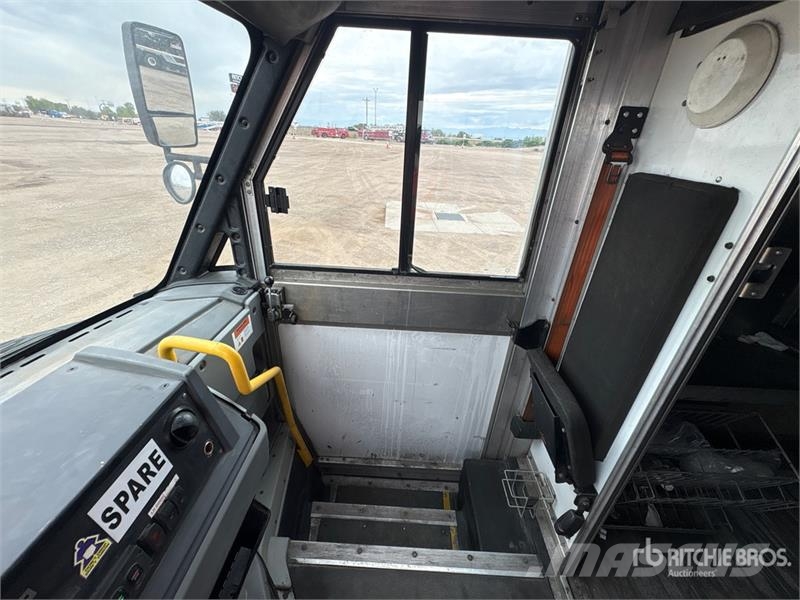 Isuzu NPR Furgons