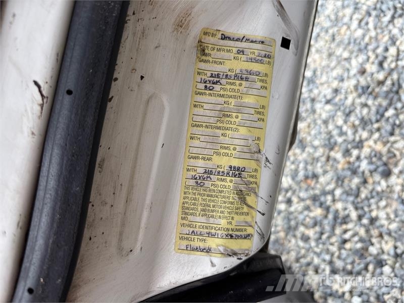 Isuzu NPR Kamioni sa otvorenim sandukom