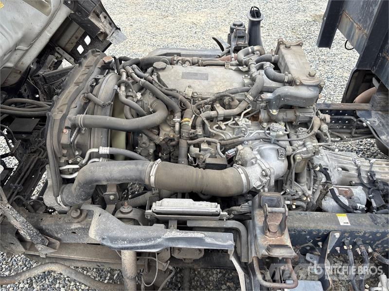 Isuzu NPR Kamioni sa otvorenim sandukom