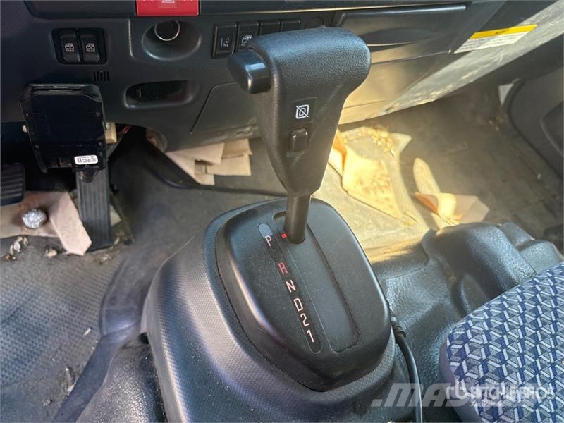 Isuzu NPR Pašizgāzējs