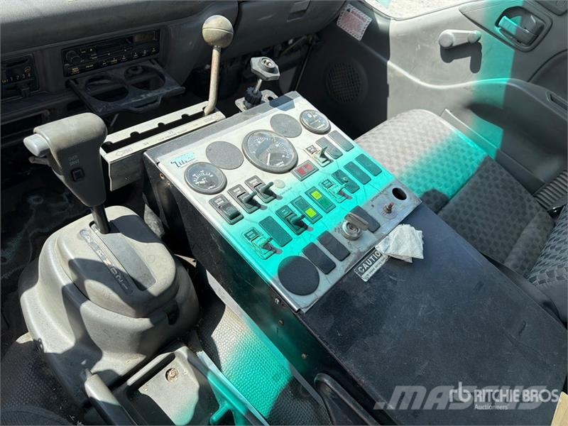 Isuzu NPR Kamioni za čišćenje ulica