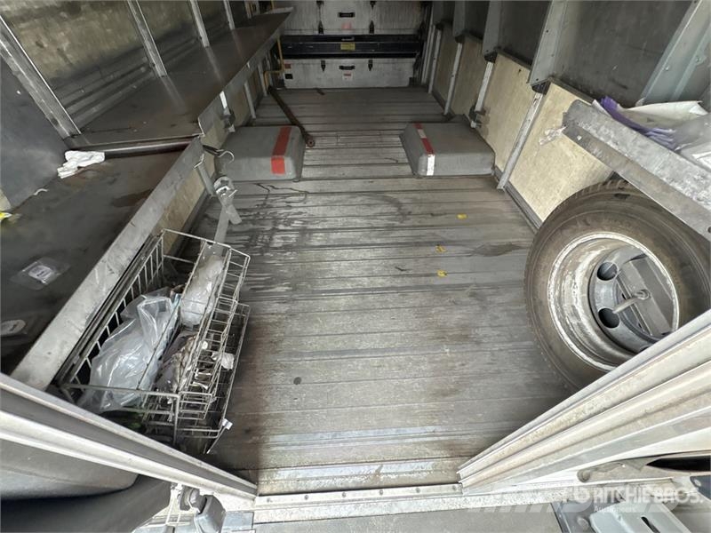 Isuzu NPR Furgons