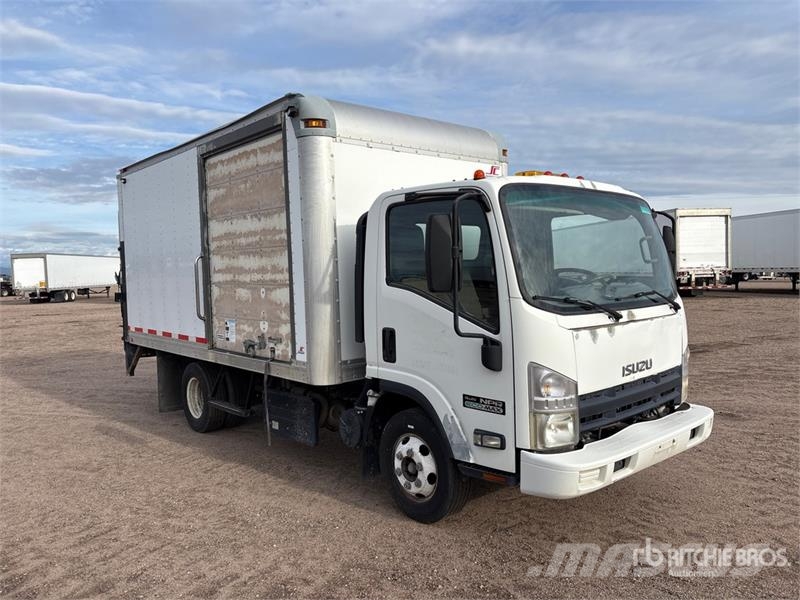 Isuzu NPR Camiones caja cerrada