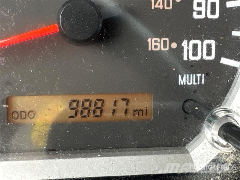 Isuzu NPR Dobozos teherautók