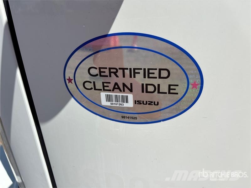 Isuzu NPR Camiones con temperatura controlada