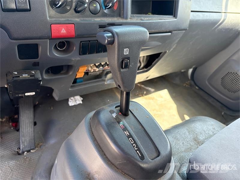Isuzu NPR Pašizgāzējs