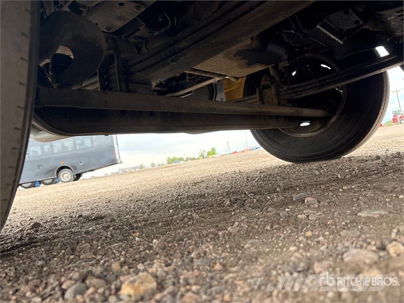 Isuzu NPR Furgons