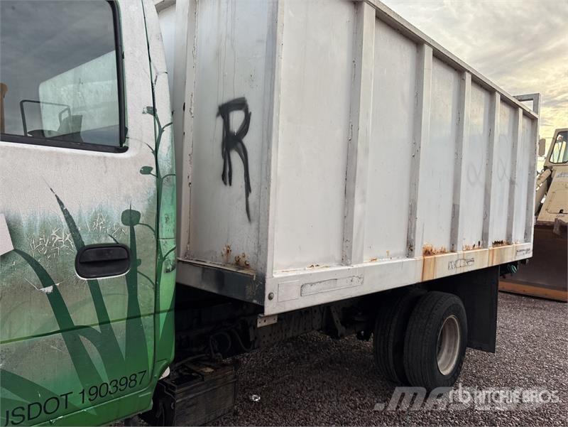Isuzu NPR Kiper tovornjaki