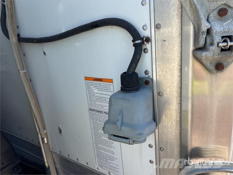 Isuzu NPR شاحنات بدرجة حرارة قابلة للضبط