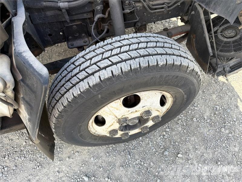 Isuzu NPR Kamioni za čišćenje ulica