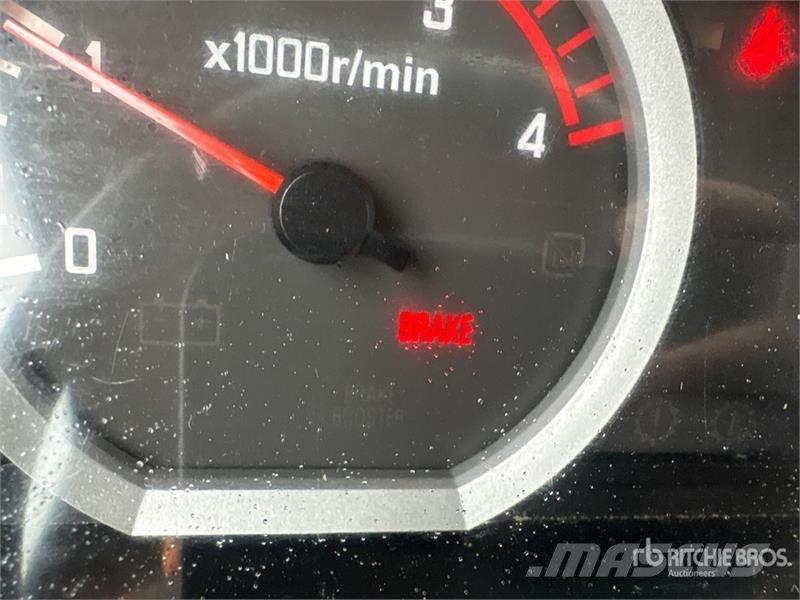 Isuzu NPR Dobozos teherautók