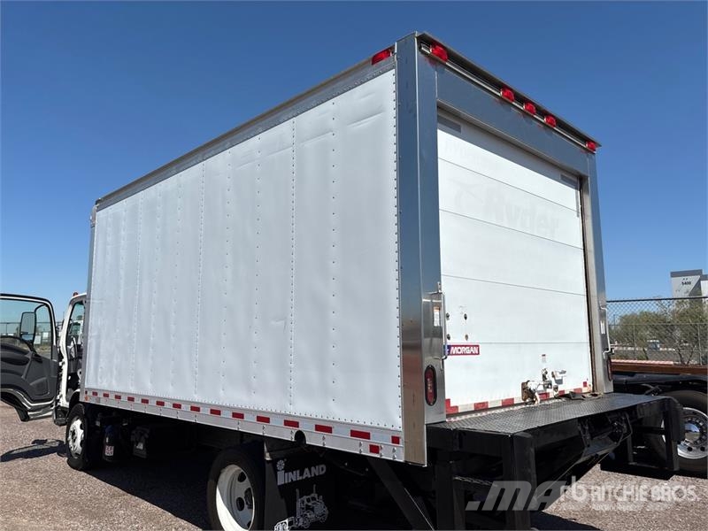 Isuzu NPR Camiones con temperatura controlada
