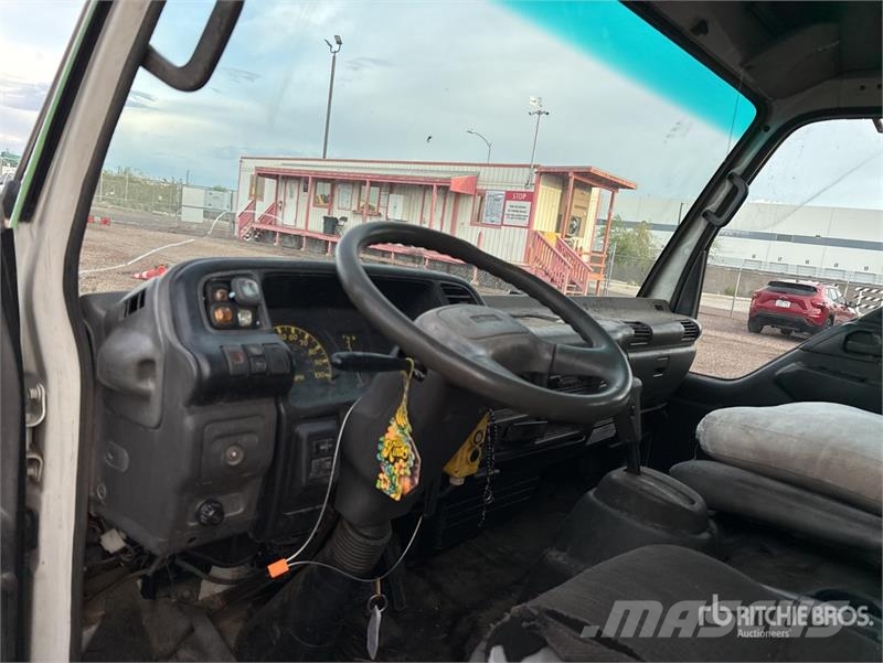 Isuzu NPR Kiper tovornjaki