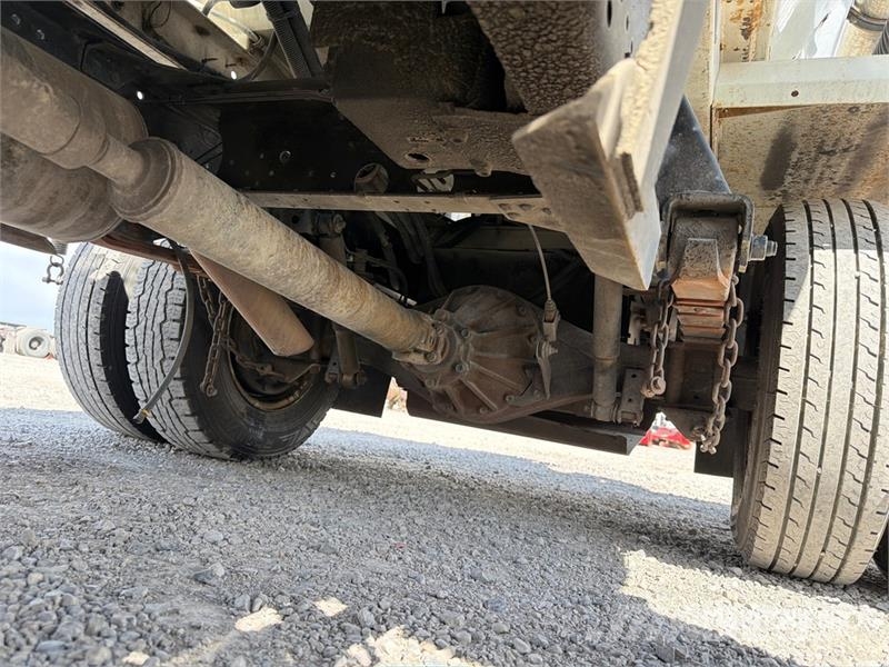 Isuzu NPR Kamioni za čišćenje ulica