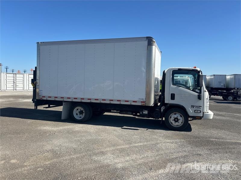 Isuzu NPR Camiones caja cerrada