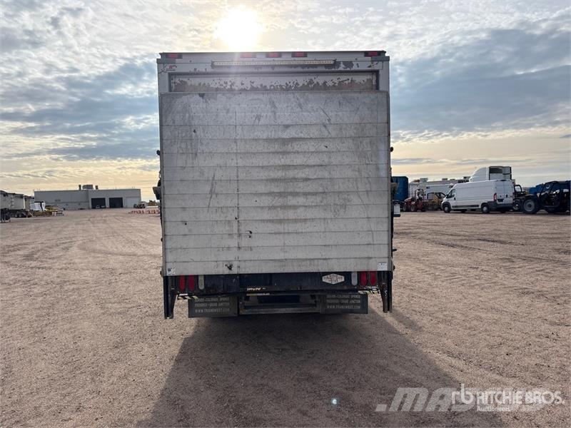 Isuzu NPR Camiones caja cerrada