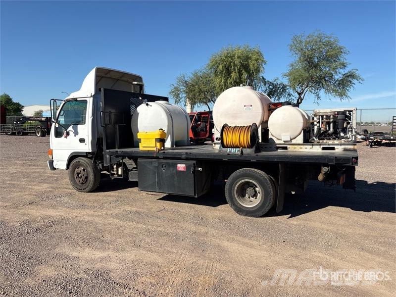 Isuzu NPR 4x2 Spray Truck Andre lastebiler