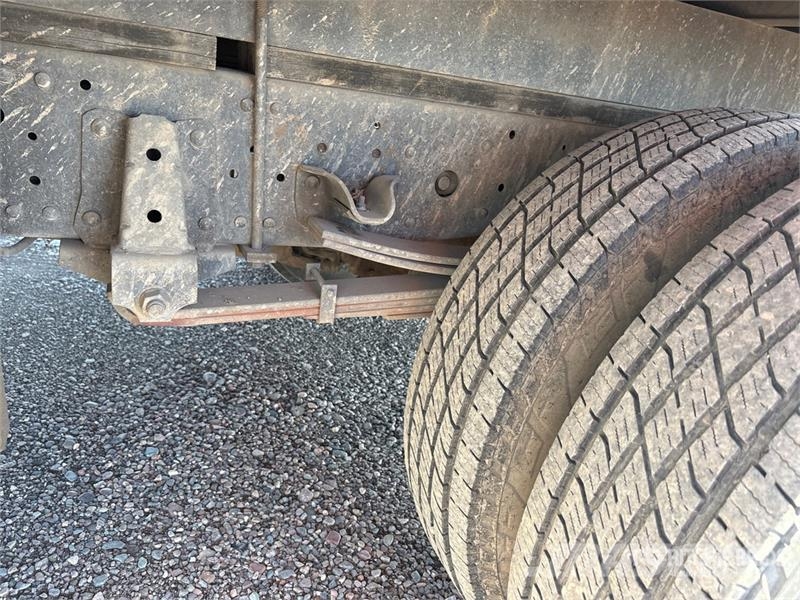 Isuzu NPR 4x2 Spray Truck Andre lastebiler
