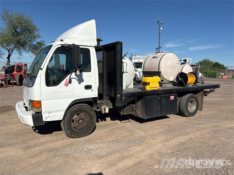 Isuzu NPR 4x2 Spray Truck Andre lastebiler