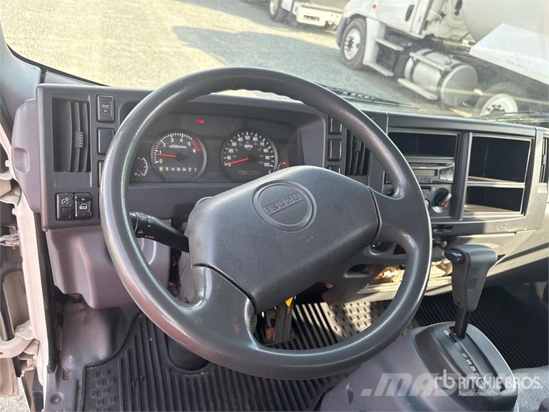 Isuzu NPR HD Umpikorikuorma-autot