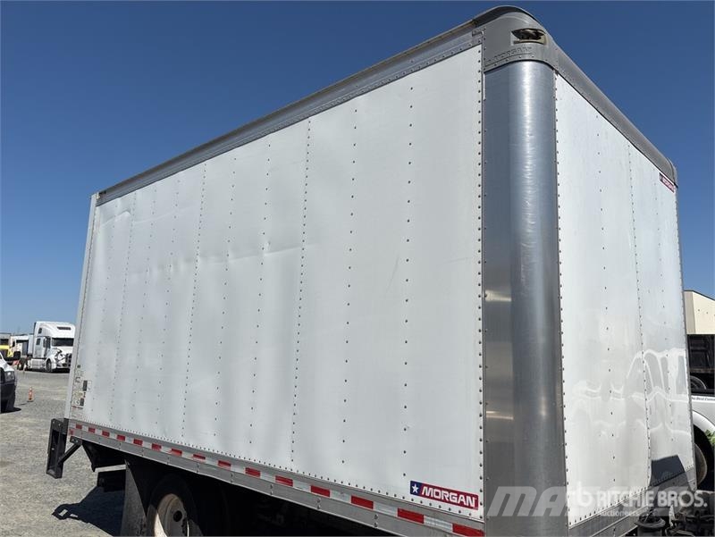 Isuzu NPR HD Camiones caja cerrada