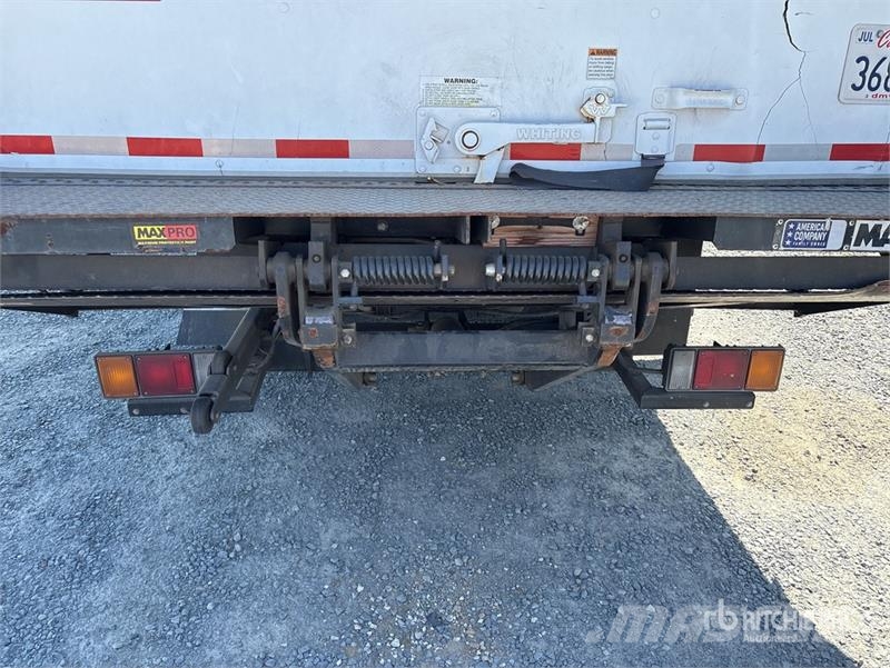 Isuzu NPR HD Camiones caja cerrada