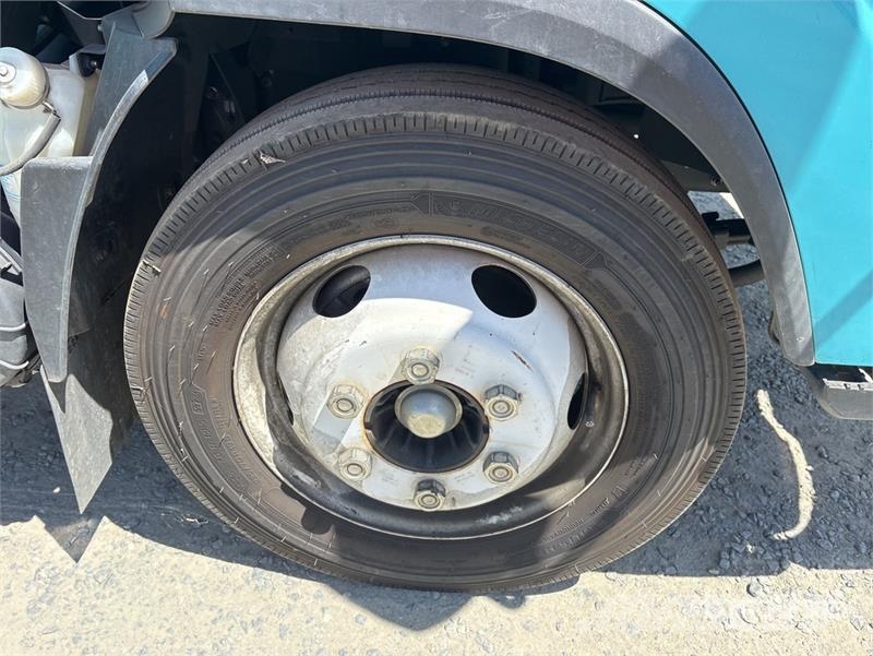 Isuzu NPR HD Furgons