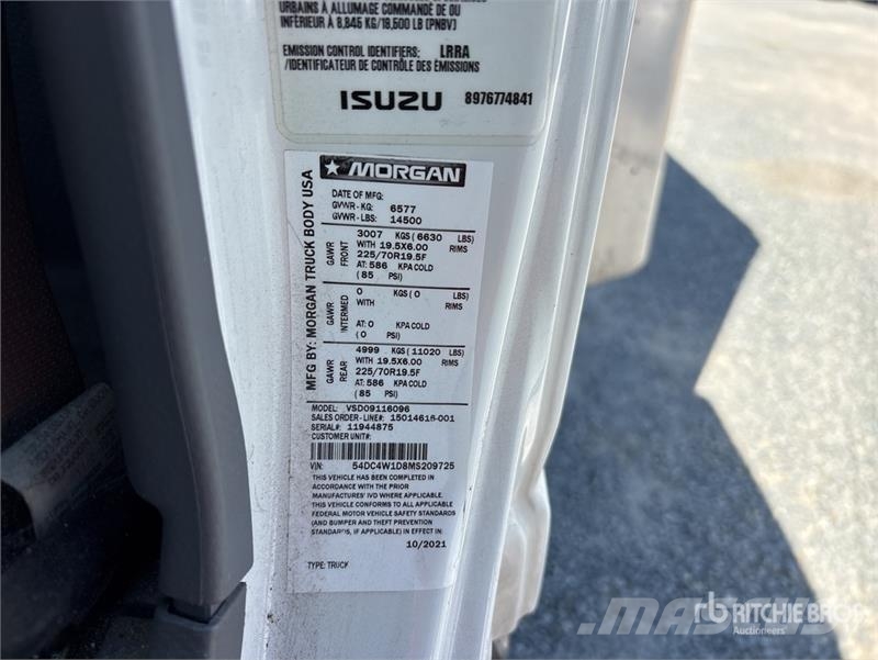 Isuzu NPR HD Camiones caja cerrada