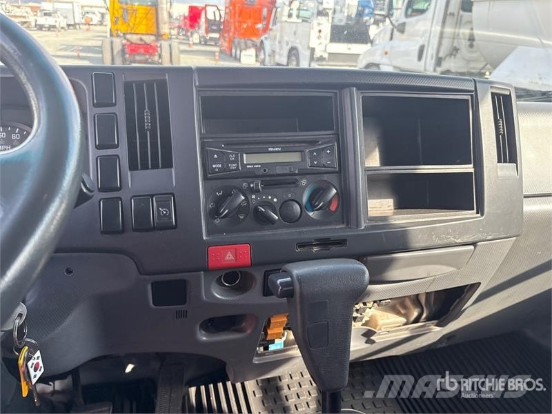 Isuzu NPR HD Umpikorikuorma-autot