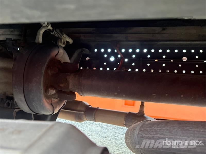 Isuzu NPR HD Umpikorikuorma-autot