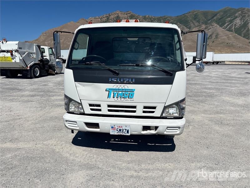 Isuzu NQR Zamiatarki