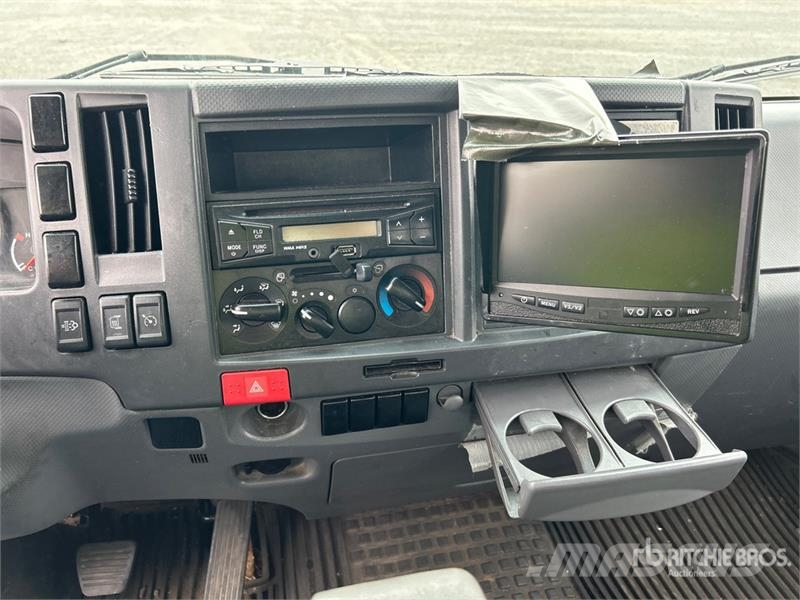 Isuzu NRR Autocamioane
