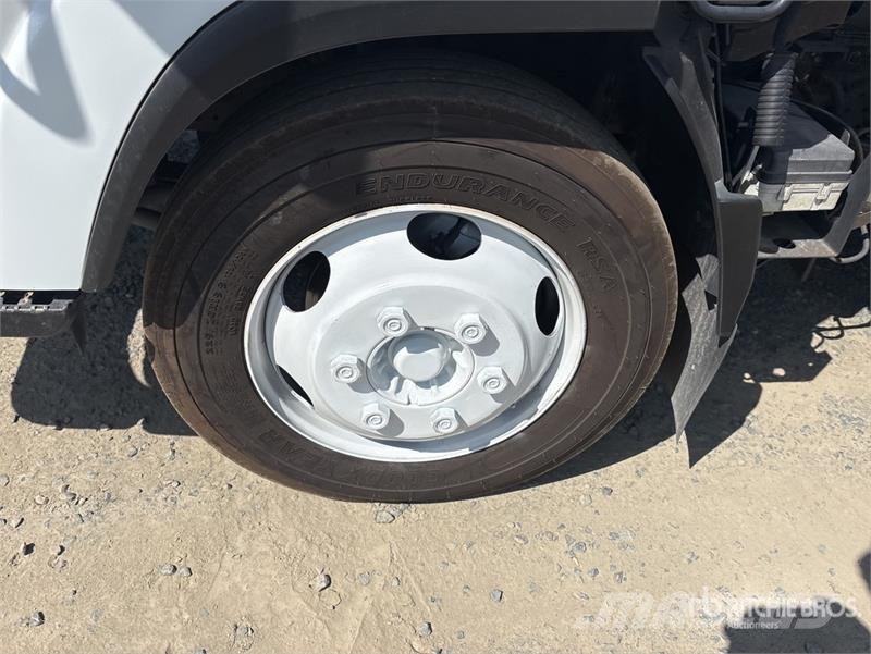 Isuzu NRR Camion benne
