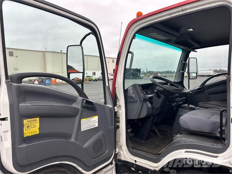 Isuzu NRR Autocamioane