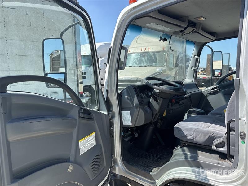 Isuzu NRR Camion benne