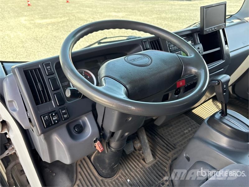 Isuzu NRR 온도 조절식 트럭