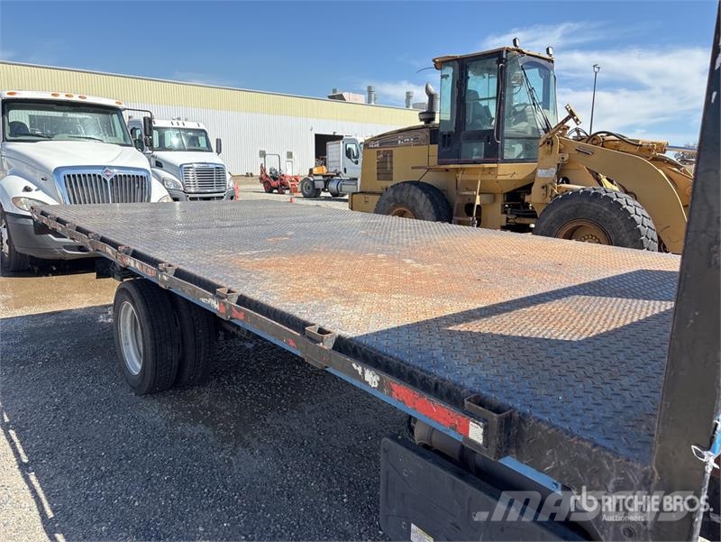 Isuzu NRR 4x2 Flatbed Truck شاحنات مسطحة/مفصلية الجوانب