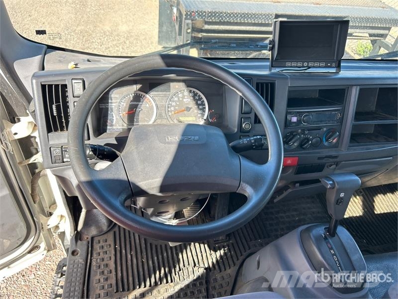 Isuzu NRR 4x2 Flatbed Truck Pritschenwagen/Pritschenwagen mit Seitenklappe