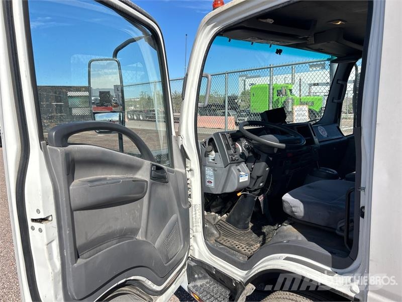 Isuzu NRR 4x2 Flatbed Truck Pritschenwagen/Pritschenwagen mit Seitenklappe