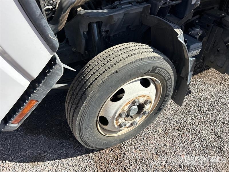 Isuzu NRR 4x2 Flatbed Truck Pritschenwagen/Pritschenwagen mit Seitenklappe