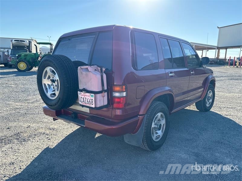 Isuzu Trooper 4WD SUV Automobili