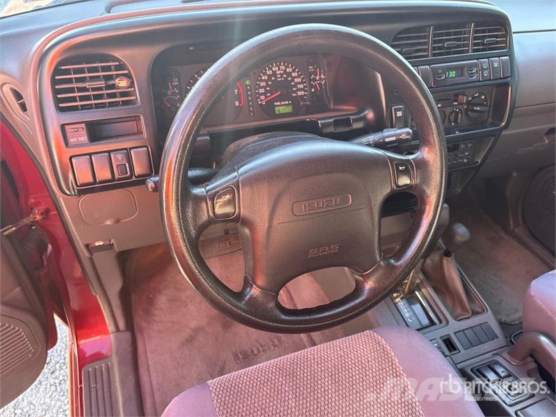 Isuzu Trooper 4WD SUV Automobili