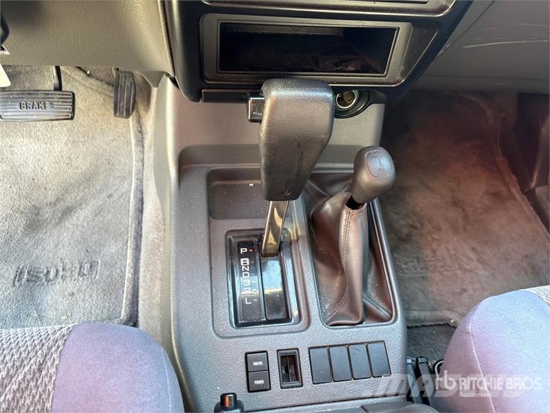 Isuzu Trooper 4WD SUV Automobili