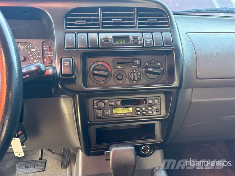 Isuzu Trooper 4WD SUV Automobili