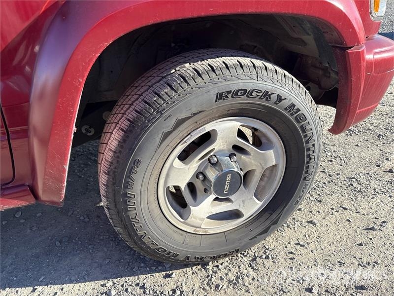 Isuzu Trooper 4WD SUV Automobili