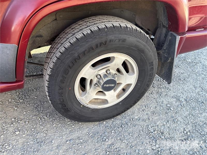 Isuzu Trooper 4WD SUV Automobili