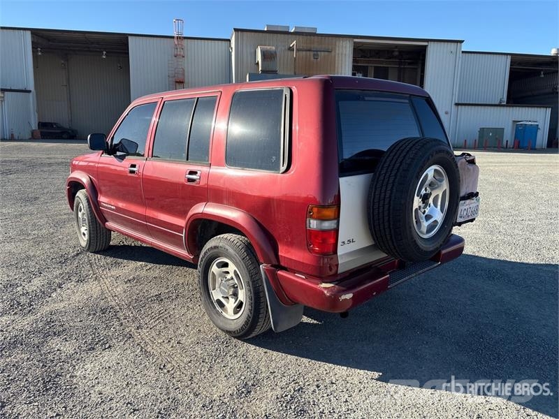 Isuzu Trooper 4WD SUV Automobili