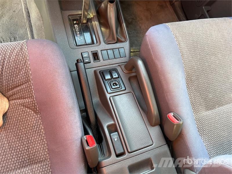 Isuzu Trooper 4WD SUV Automobili