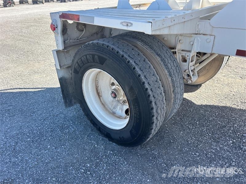  J & L 570 cft Pup Pneumatic Bulk Trailer Прочие прицепы